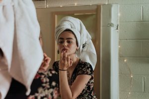 Lee más sobre el artículo Paso a paso para lograr una rutina facial adecuada